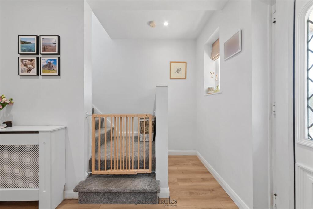 26 Riding Lane-23.jpg