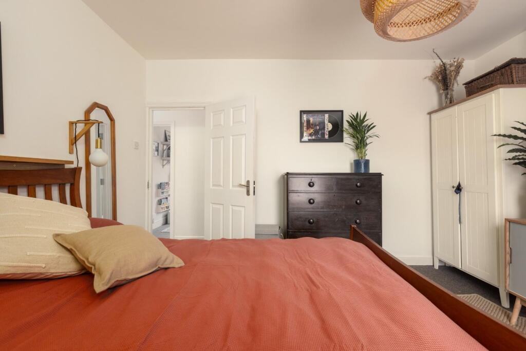 15 Stuart Street, BS5-3.jpg