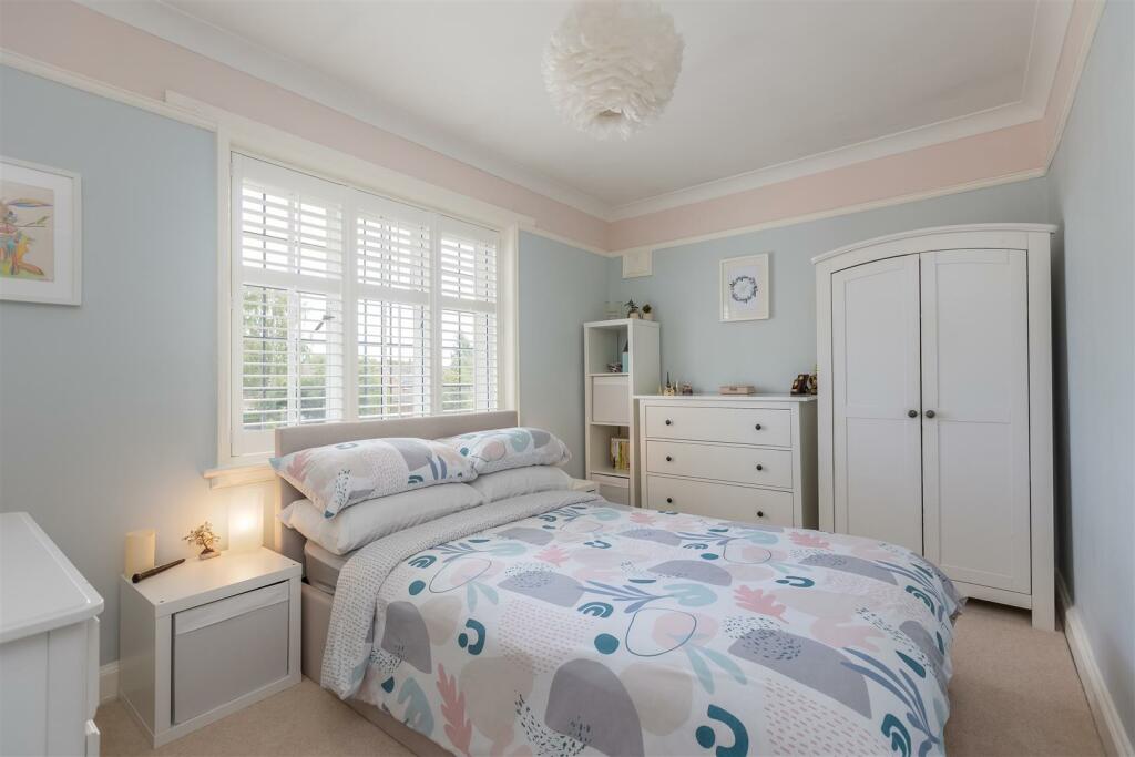 Ettington House Bedroom 3.jpg