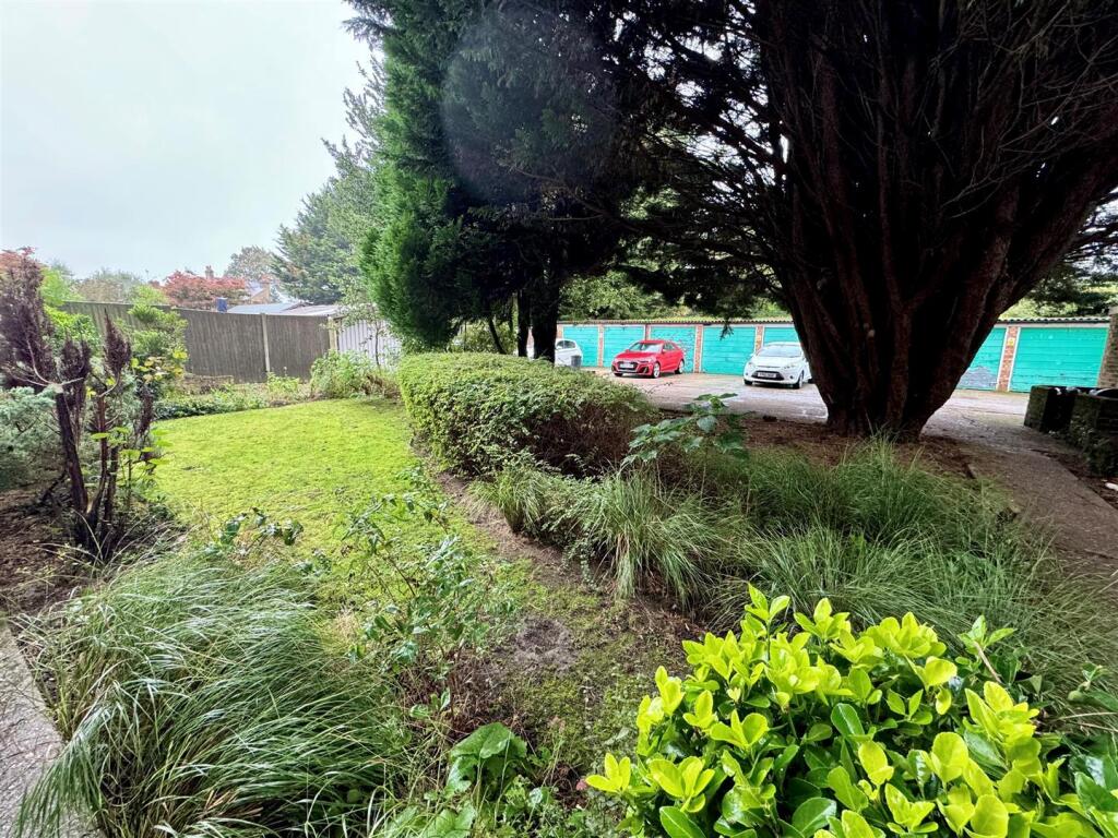 Communal garden.jpg