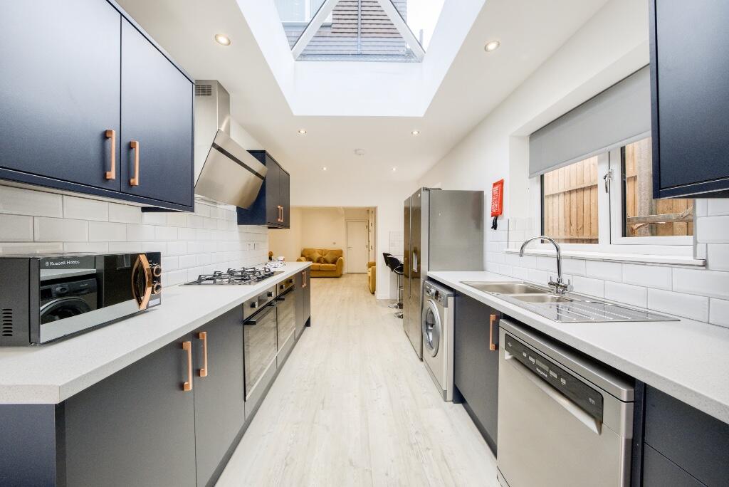 Kitchen/ Living Area