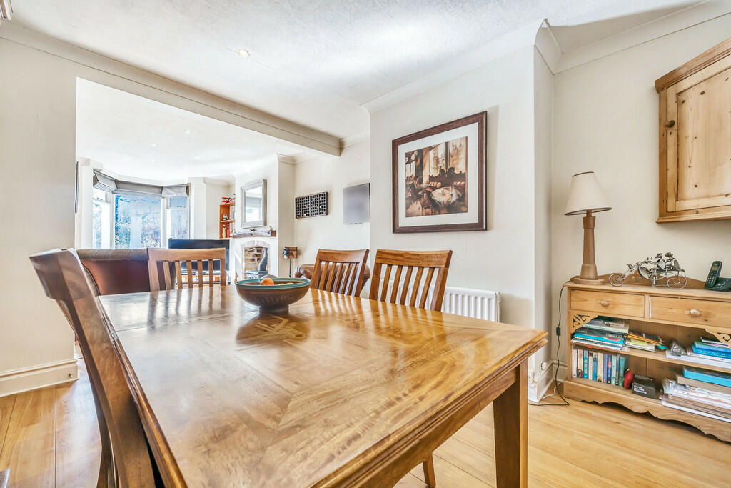 Living / Dining R...