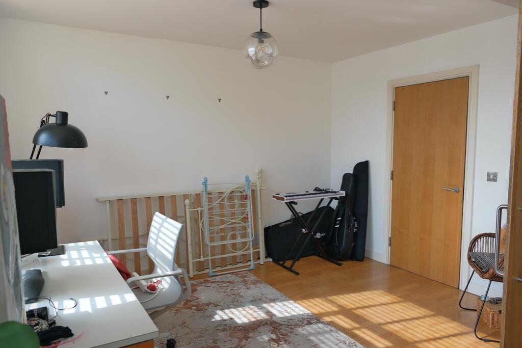 2nd bedroom