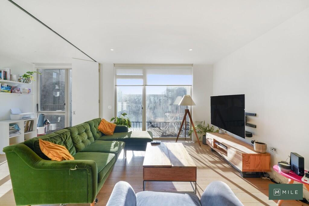 Apartment 26, Nau...