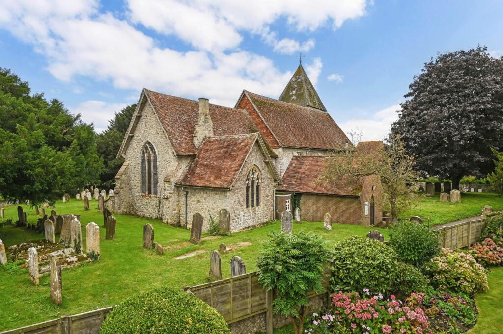 4 Church Close Ph36.jpg