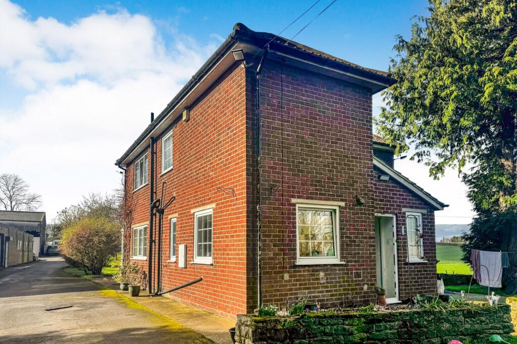 Burntwood Farm Cottages, Spring Lane, Sprotborough, Doncaster, DN5 7QW