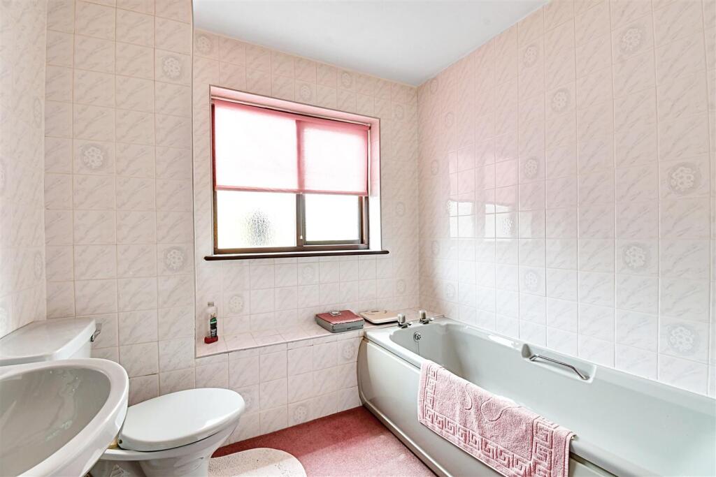 Bathroom.jpg