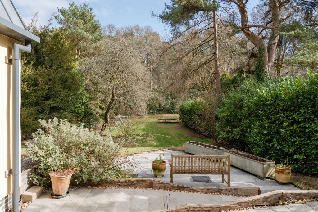 269137 - Whinwhistle Road, East Wellow SO51 6BH...