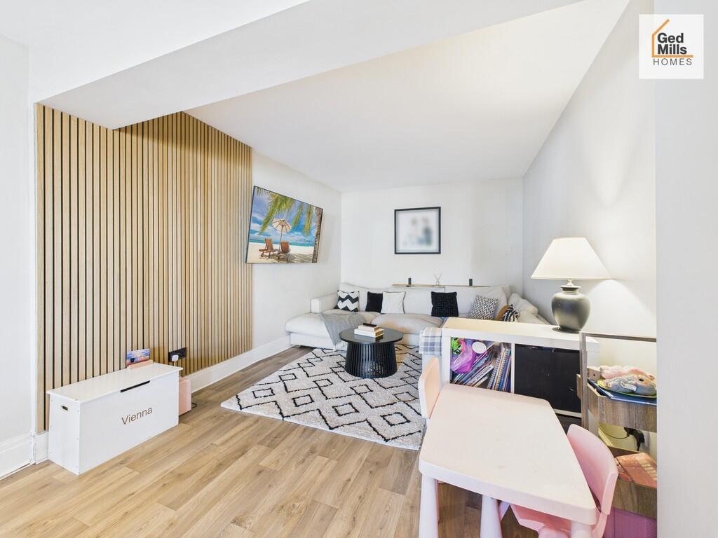 CAM04261G0-PR0100...