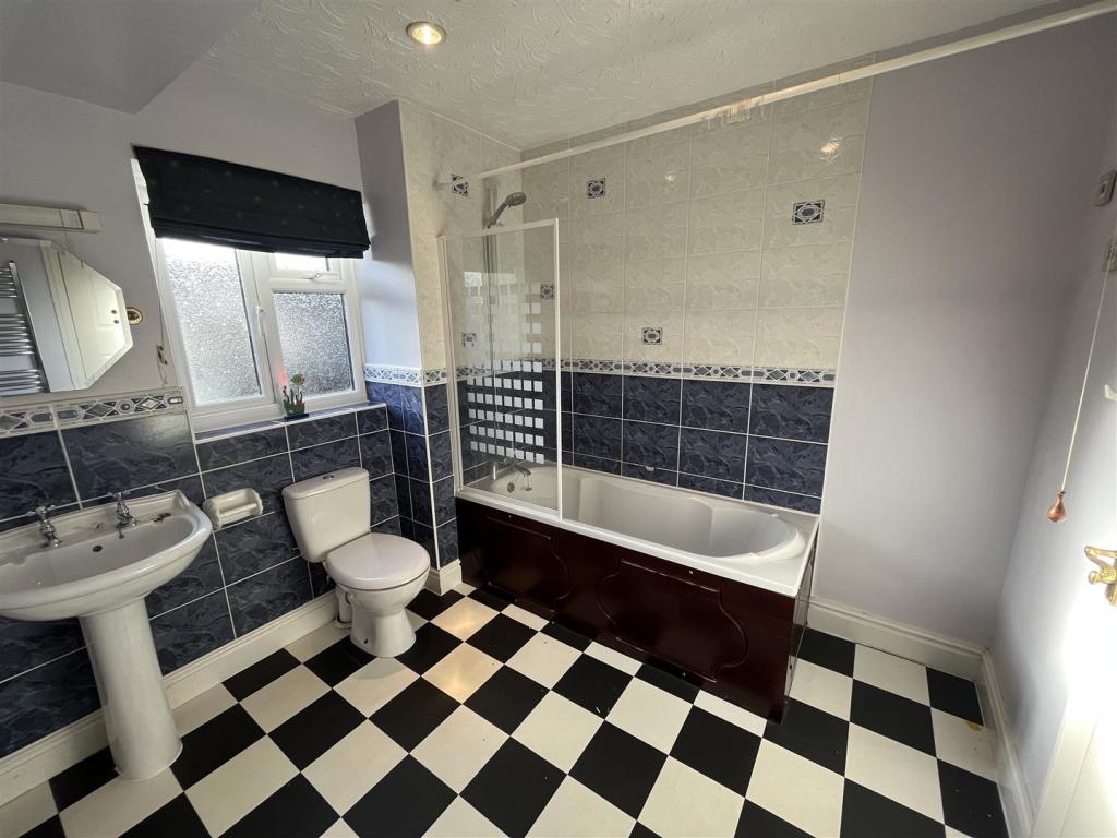 Main Bathroom