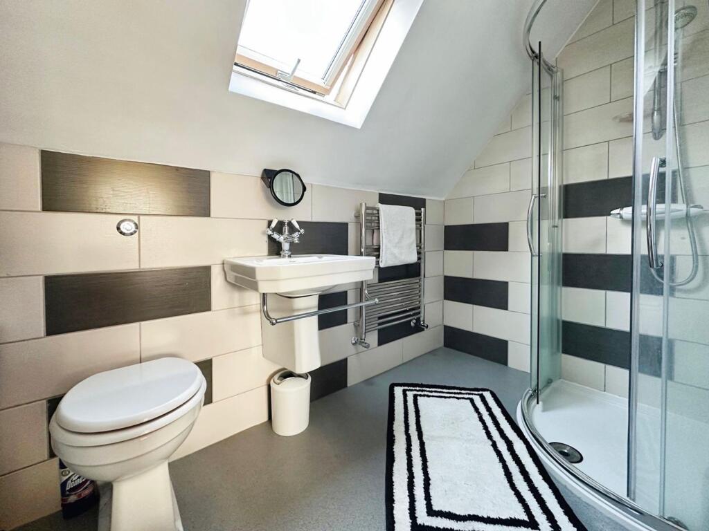 Bedroom One En-Suite