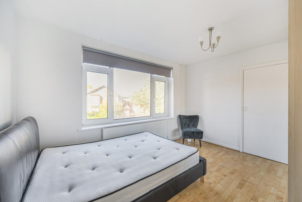 1364013-7-68e38ec...