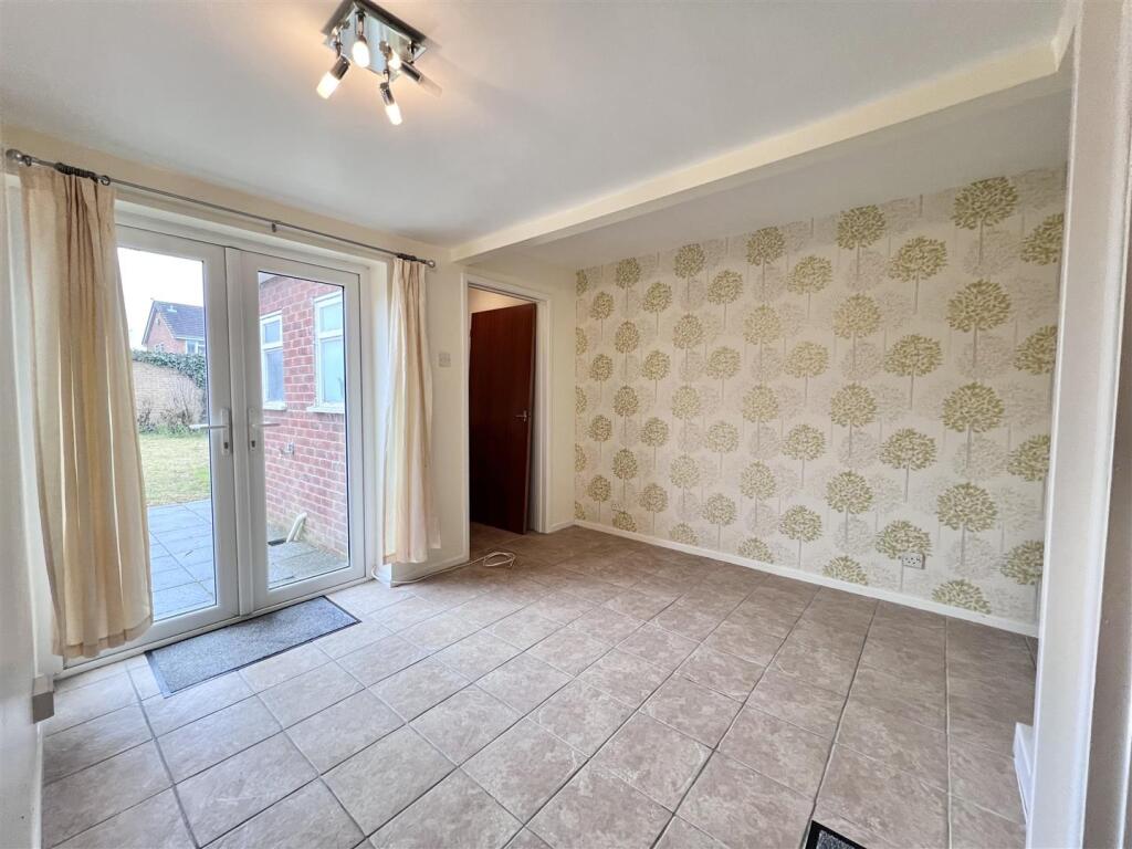 Reception/Ground Floor Bedroom