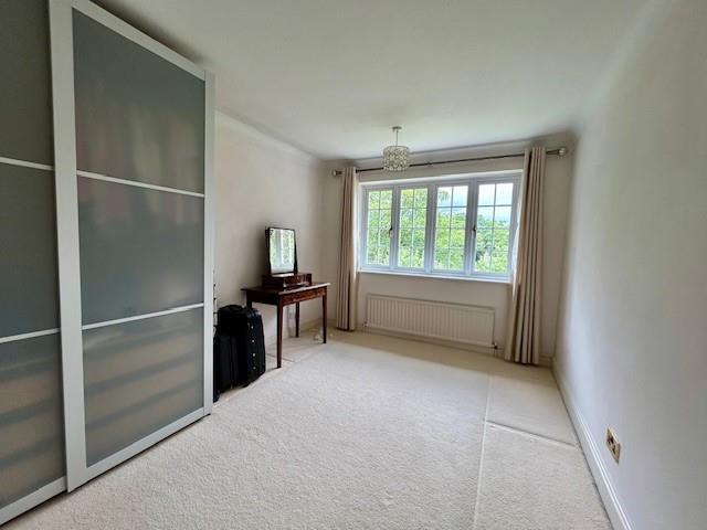 7 Devonshire Drive bedroom 3.jpg