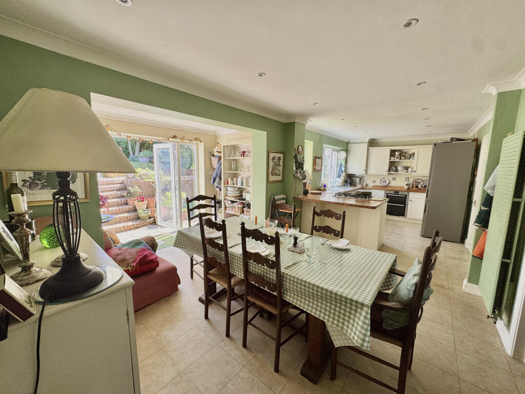 Dining/Kitchen