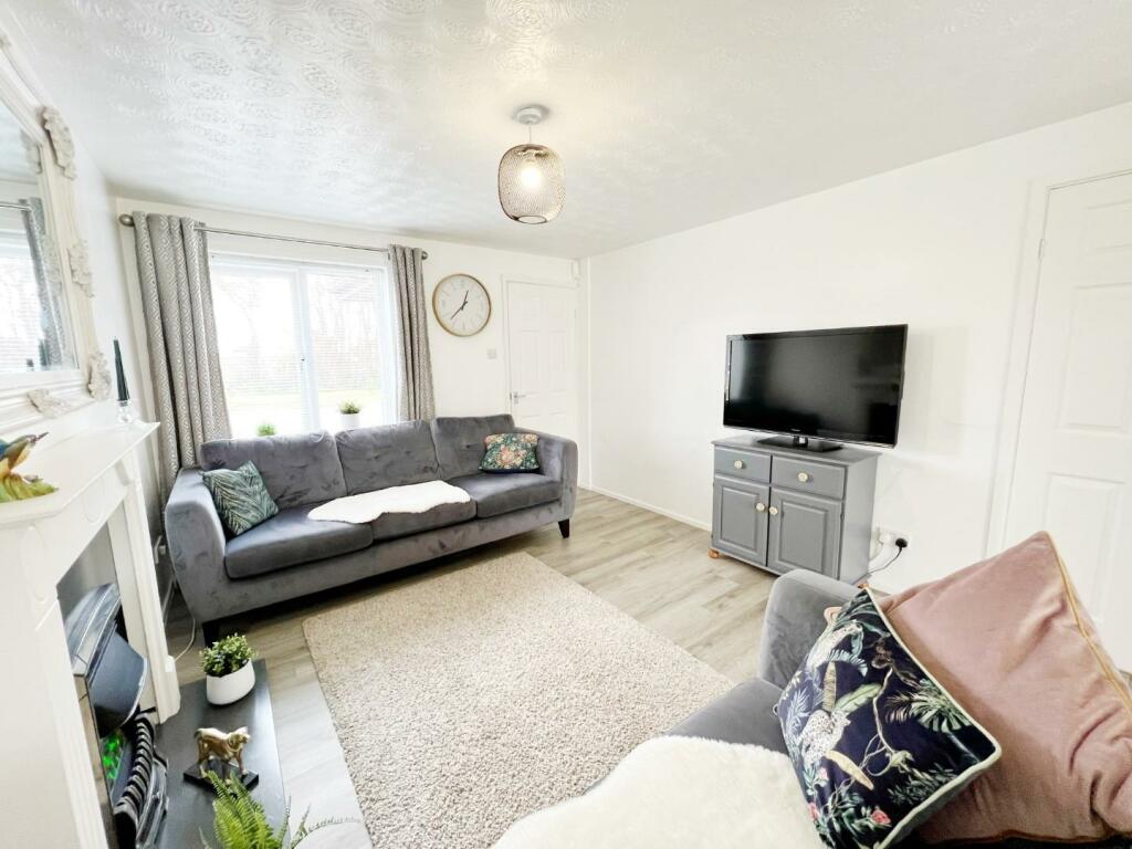 Lounge pic 4.jpg