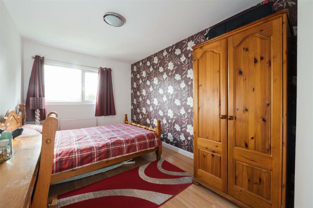 4 Beaumont Close, Hitchin-15.jpg