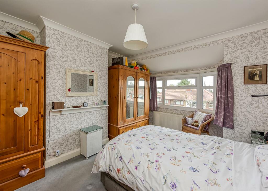 58 Lytton Avenue-Bedroom 2.jpg