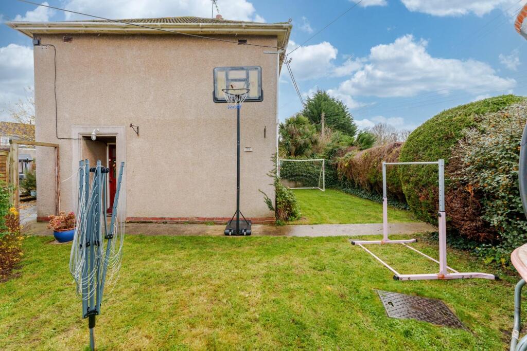 17 Court Avenue, Yatton56.jpeg