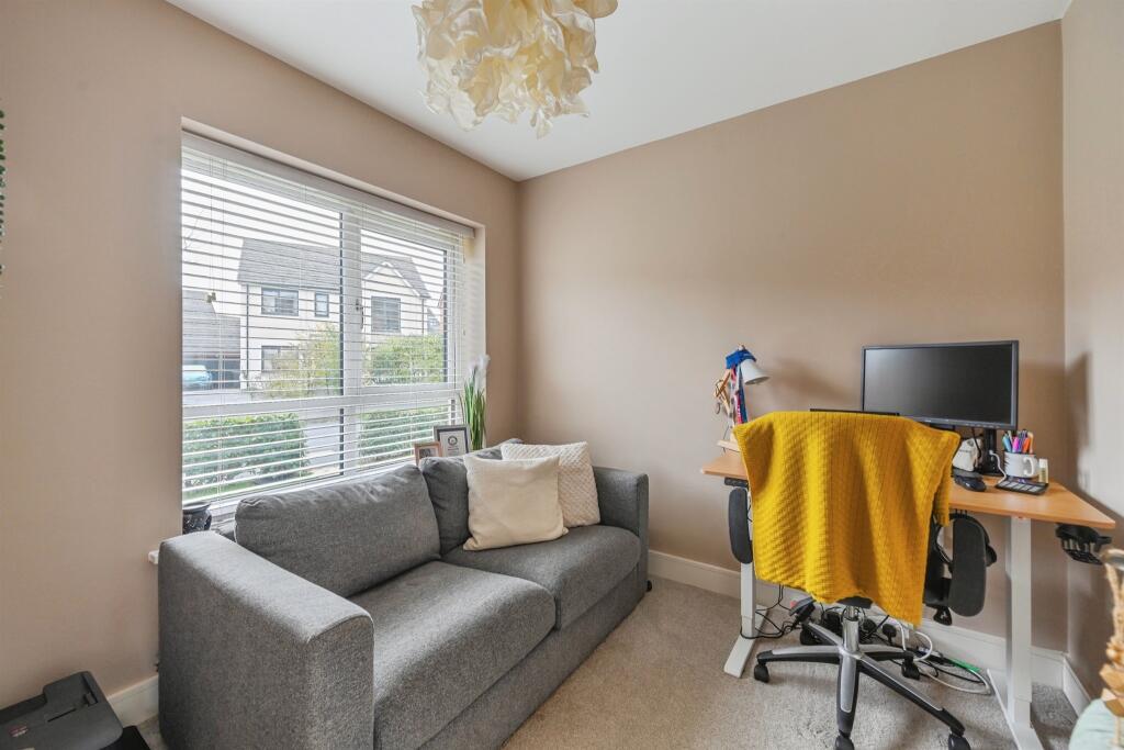 Reception Room / Study: