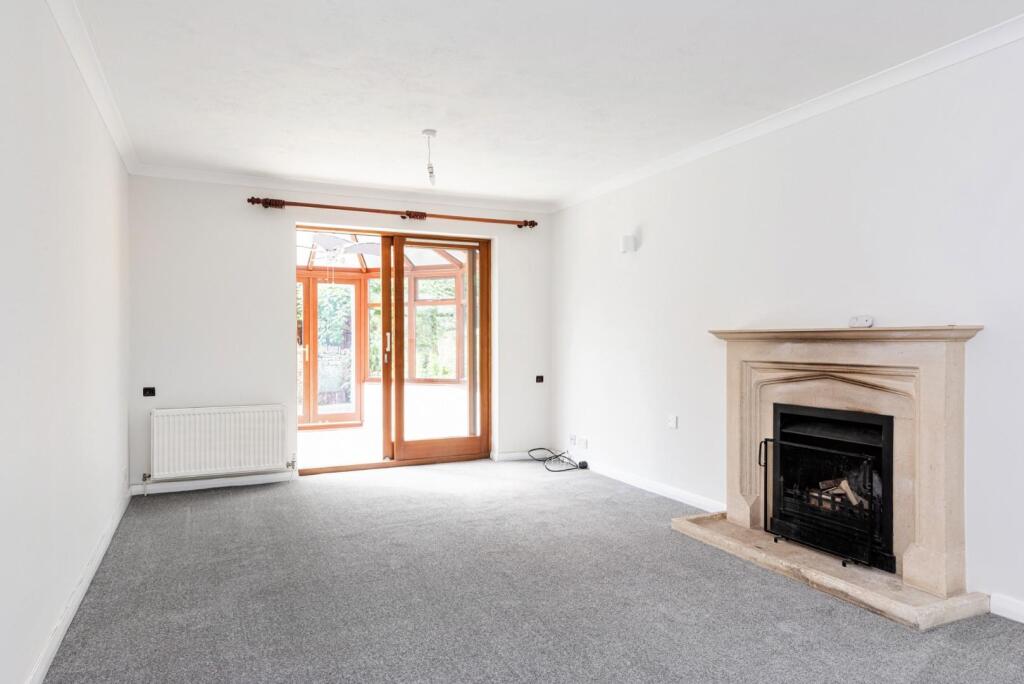 12 Trimnells, Colerne, Wiltshire SN14 8EP-8 (1).jp