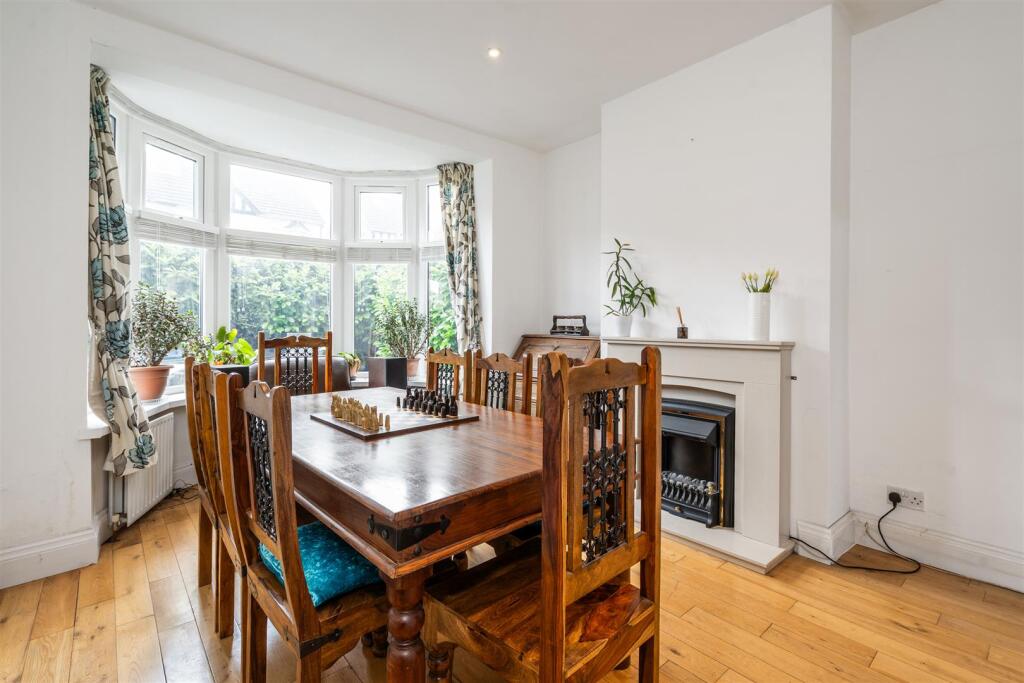86 Douglas Road_9.jpg