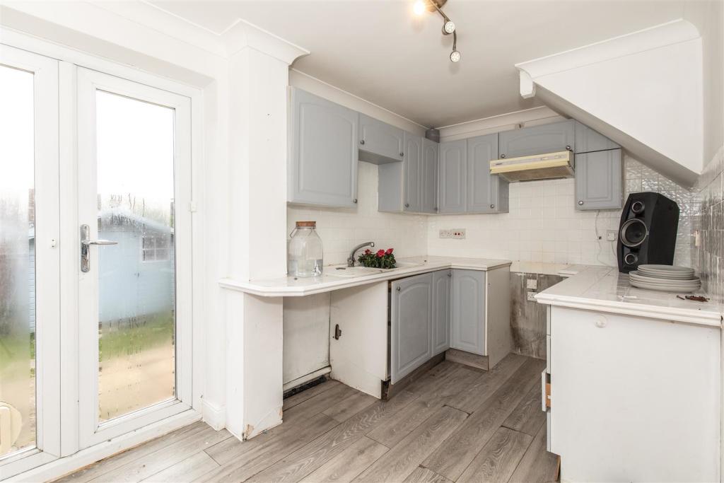 KITCHEN &amp; BREAKFAST ROOM