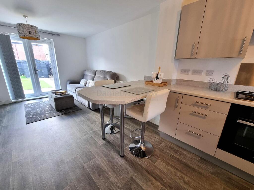 Open Plan Kitchen / Lounge