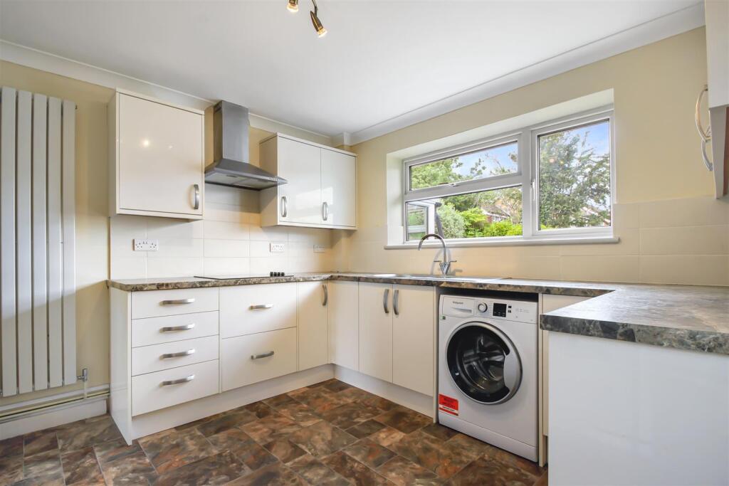 Oakcroft Gardens 96-015.jpg