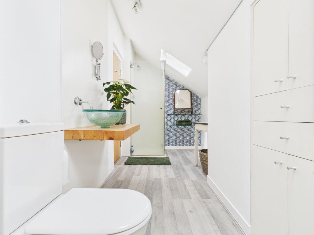 En-suite Bedroom Two