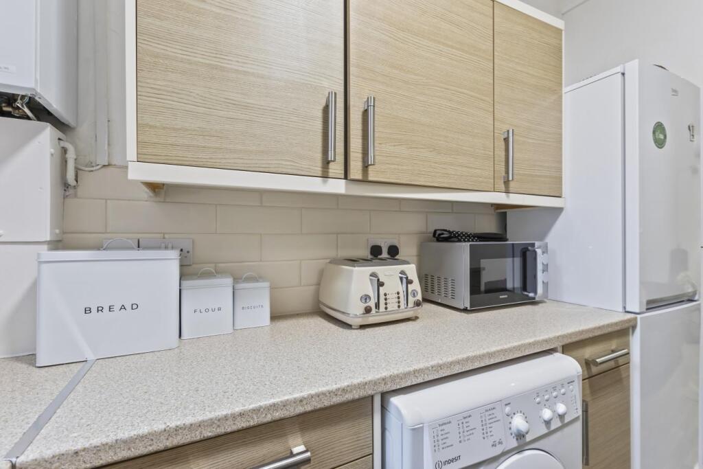 65038-357525-Fse--LFCzK0vYCCaHY5hwALDAqQbYyMQVxKA9