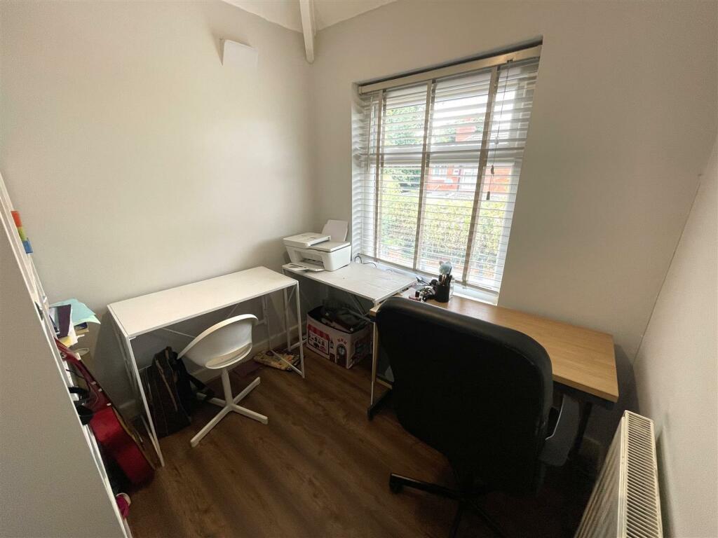 Fifth Bedroom 1.JPG
