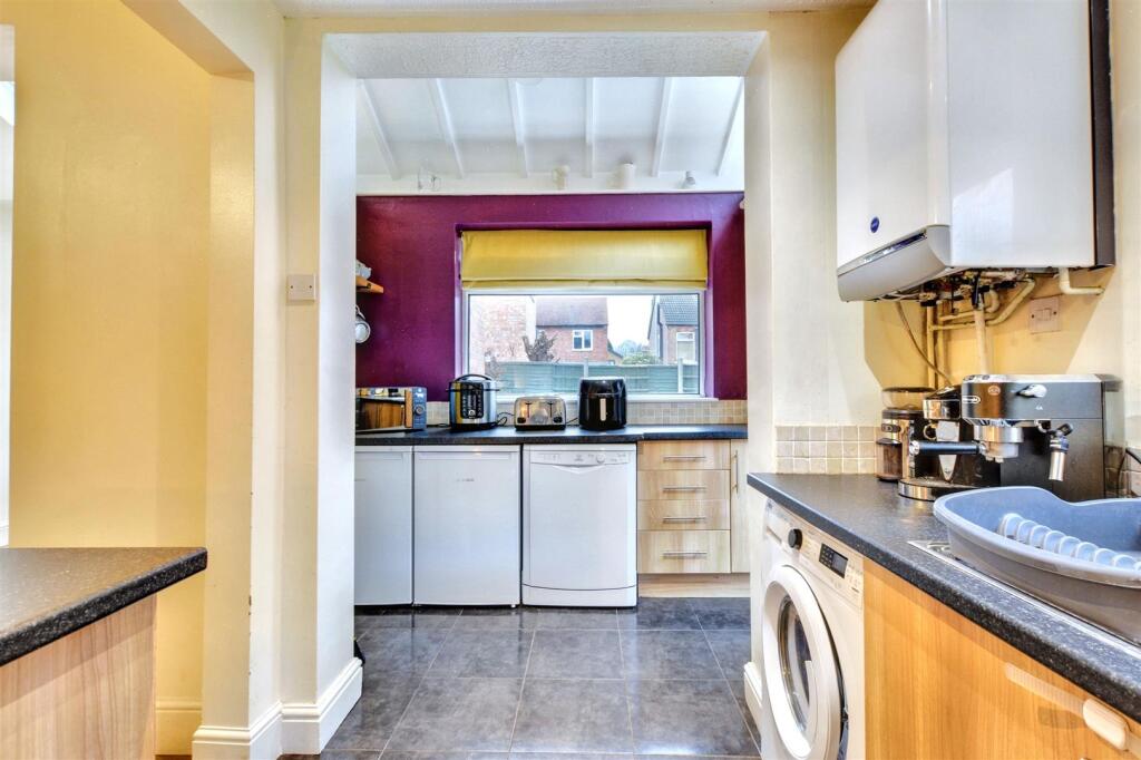 Kitchen_2.jpeg