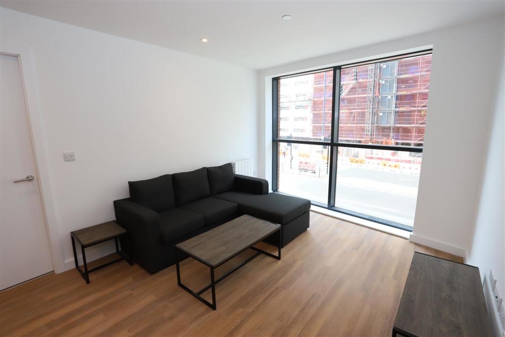 Lounge1.JPG