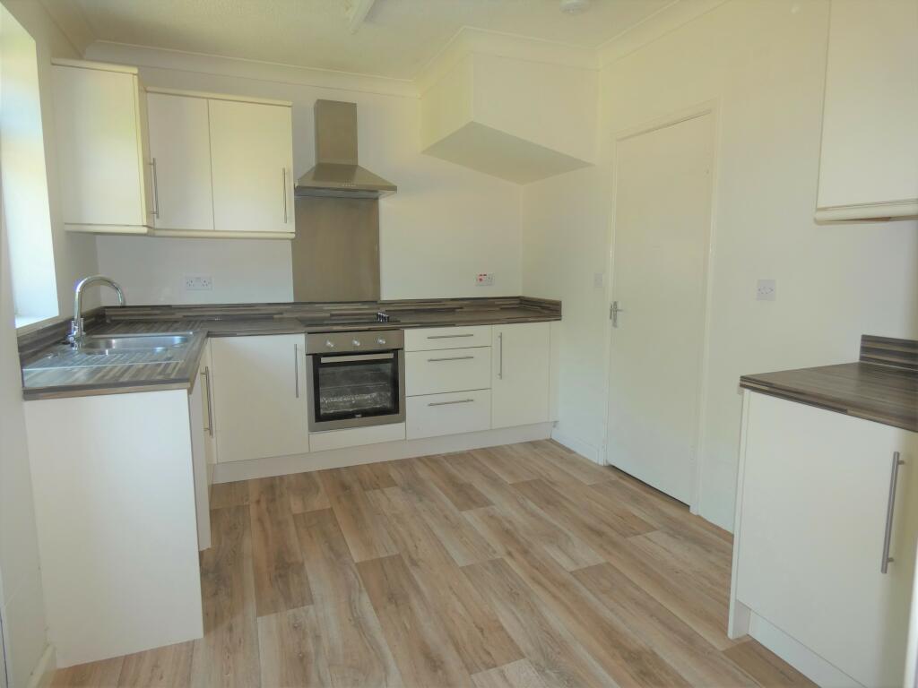 Pic 2 Kitchen.JPG