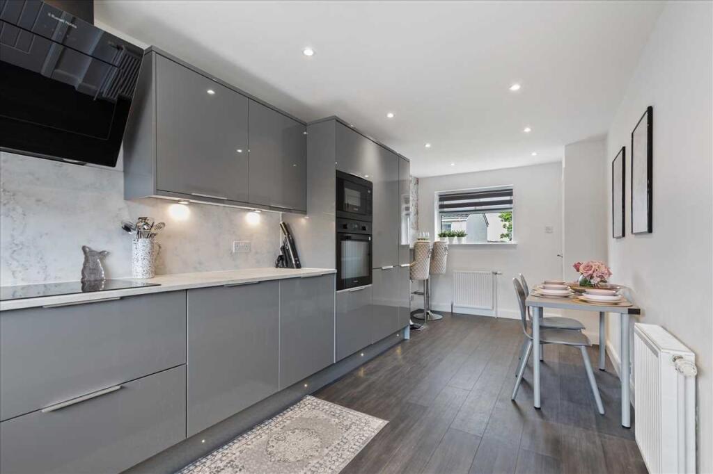 Breakfasting Kitchen