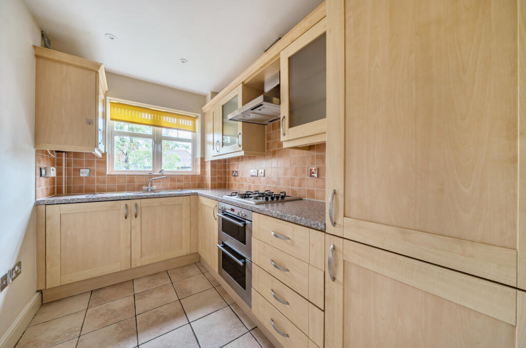 1374032-7-6902323...