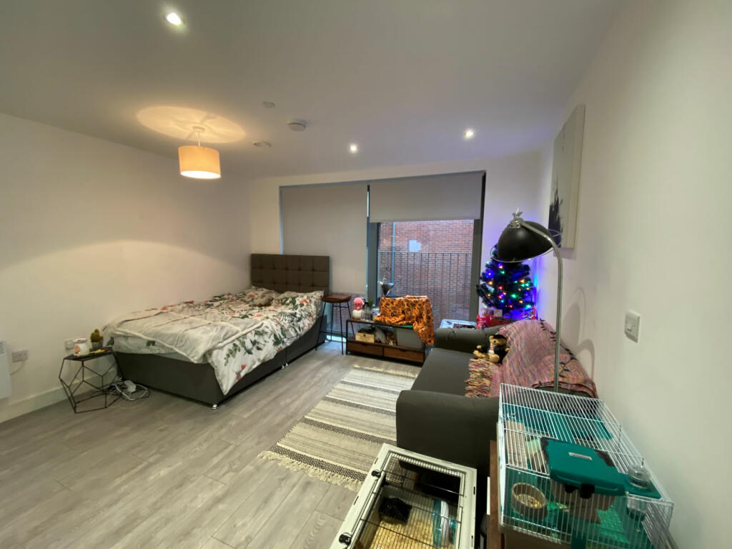 yl-07353-living-area.jpg