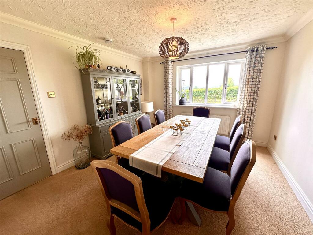 DINING ROOM ¿ 13¿ x 11¿4¿