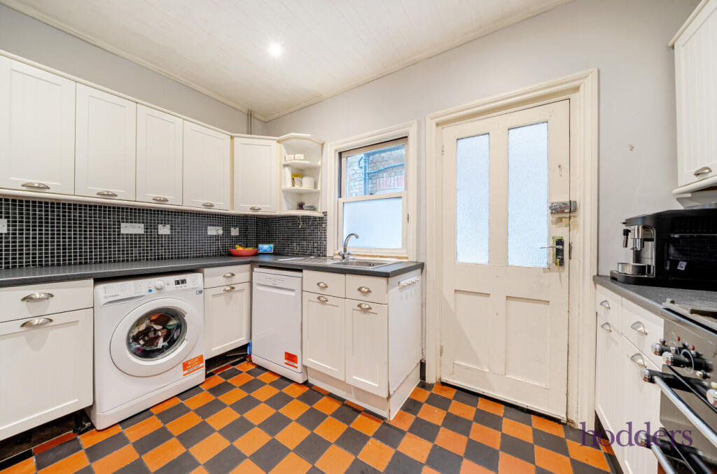 6eb1fbe6-d36e-473...