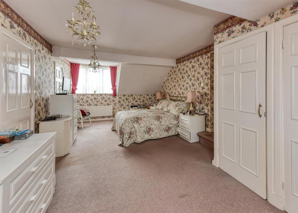 Perton Springs-bed1b.jpg