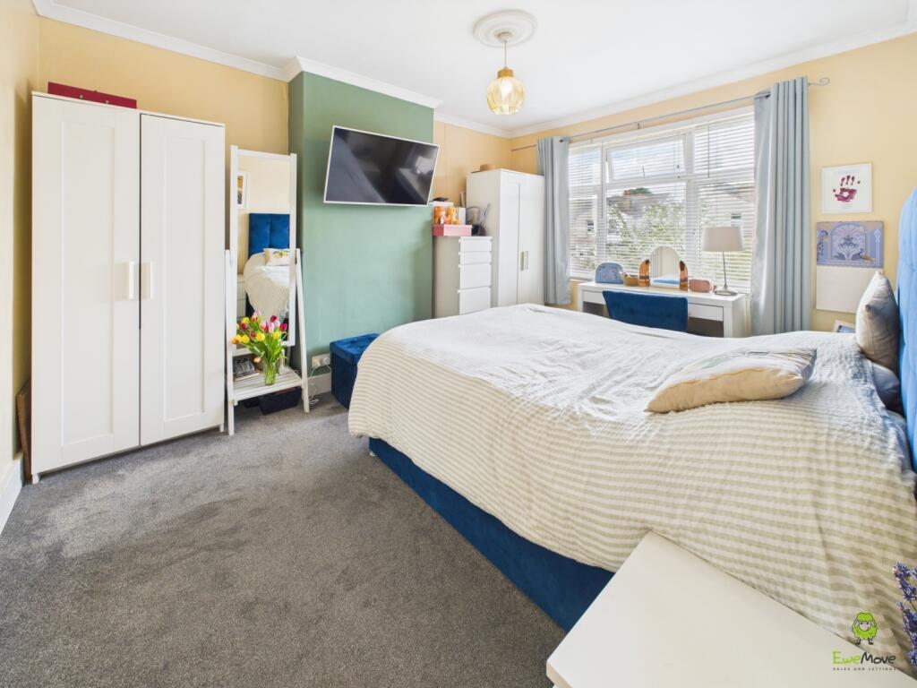 Clinton Crawford 3 bedroom Semi Detached home clos