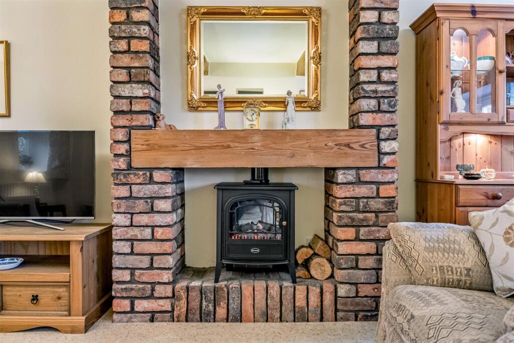 Fireplace Feature - Lounge