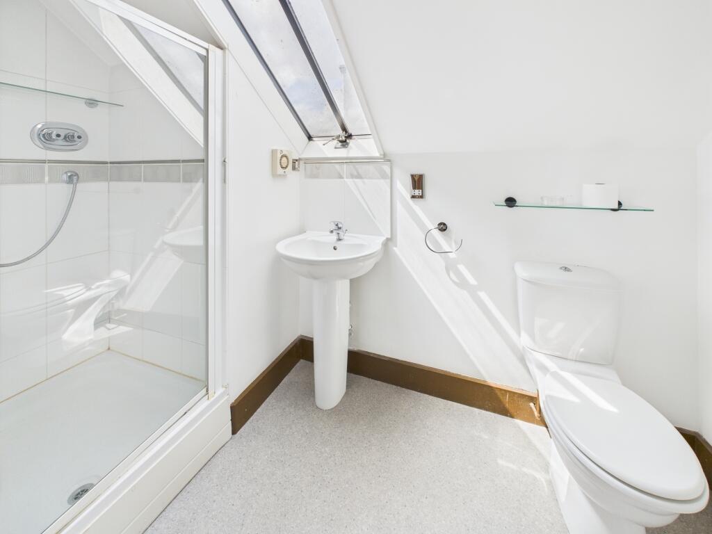 en-suite shower room