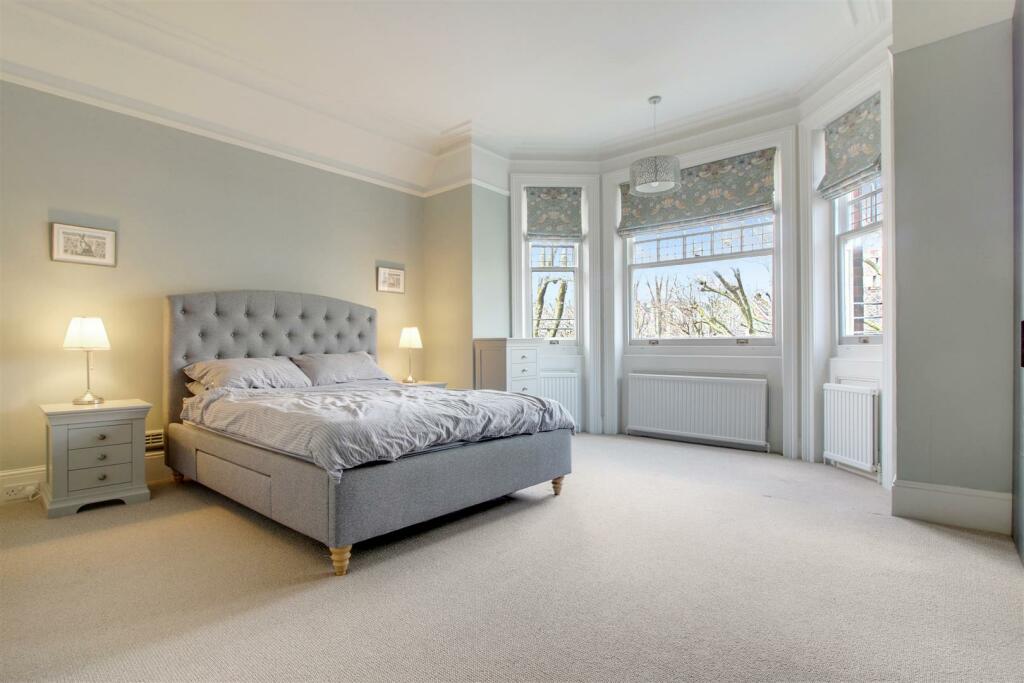 MAIN BED.jpg