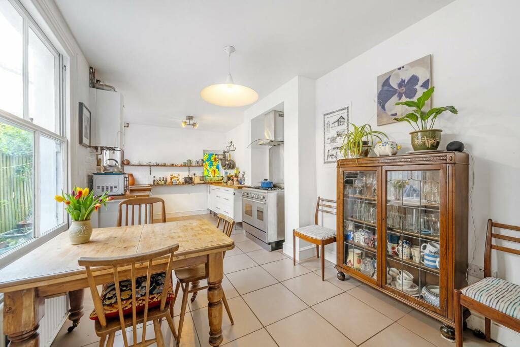 Dine in kitchen.jpg