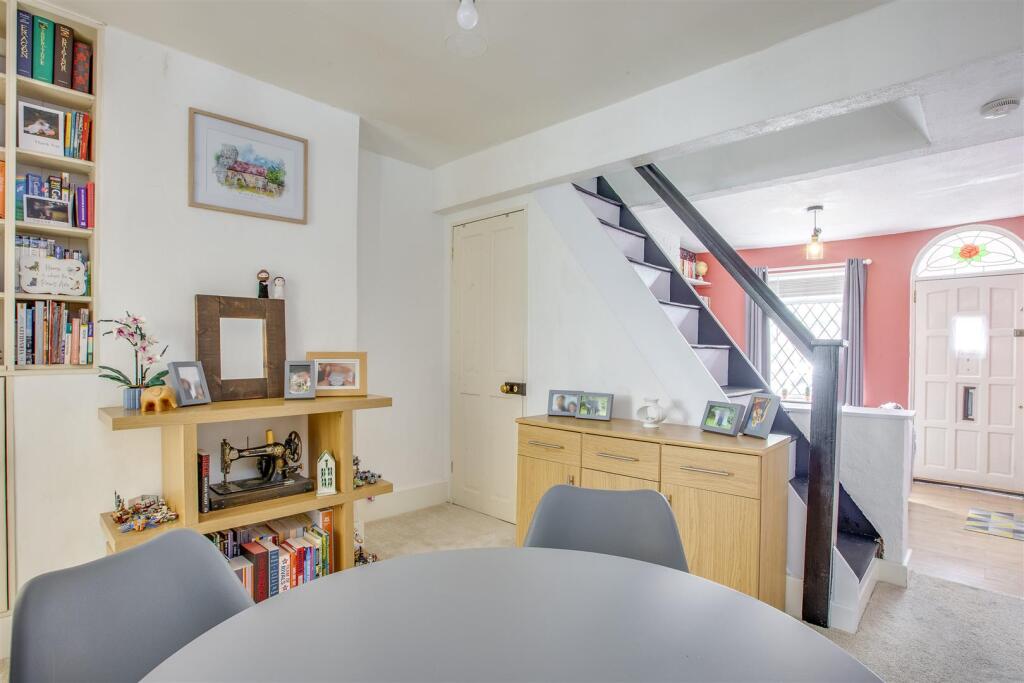 54 Temple End, HP13 5DS-6.jpg