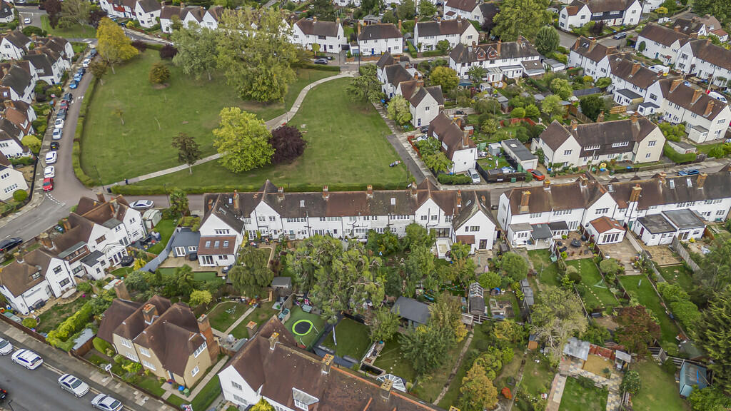 Lovelace Green (1...