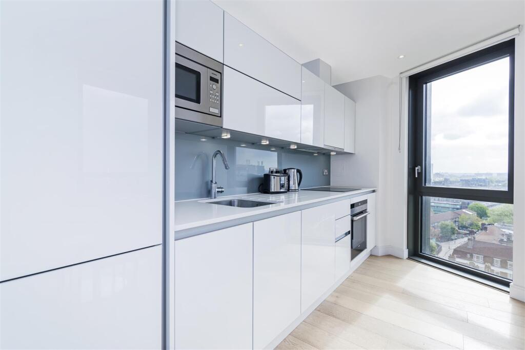 Kitchen/Living Area/Dinning