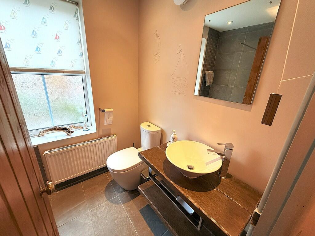 SHOWER ROOM 3